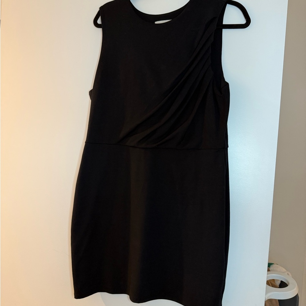 Chic Black Sleeveless Mini Dress